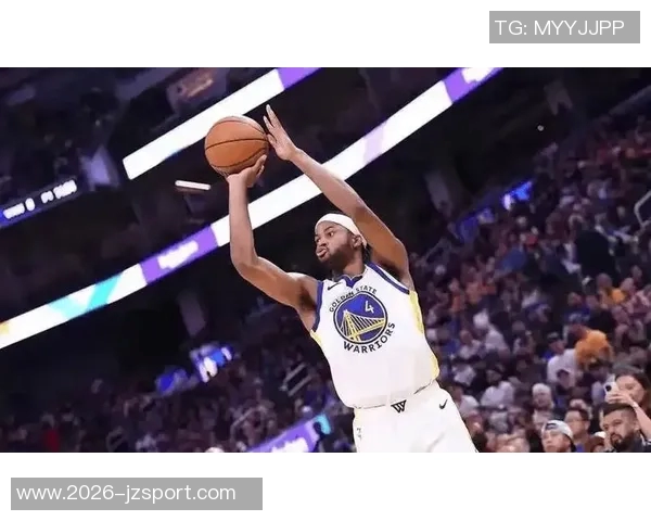 穆迪成为勇士队史第三年轻连场得分20分并投中5个三分球的球员