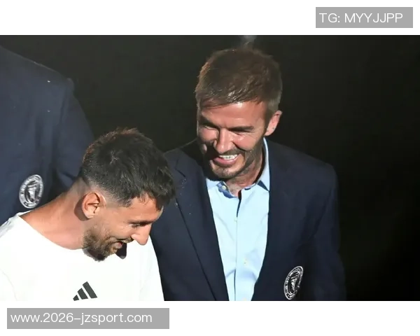 季后赛即将开启贝克汉姆现身迈阿密训练场与马斯切拉诺热烈交流 季后赛即将开启贝克汉姆现身迈阿密训练场与马斯切拉诺热烈交流