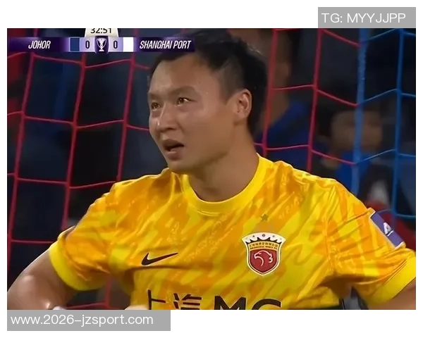 柔佛后卫与陈威赛后闲聊回顾48脚打门的精彩对决 柔佛后卫与陈威赛后闲聊回顾48脚打门的精彩对决